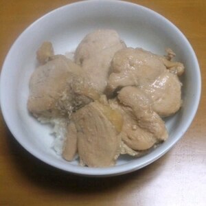 鶏むね肉のごま照り焼き丼♪